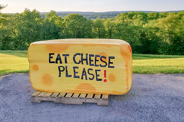 eat cheese baleboard